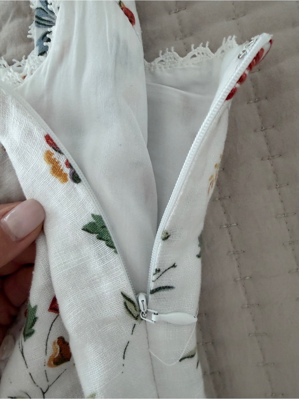 Reformation White Floral Lace-Trim Corset Camisole - Picture 6 of 7